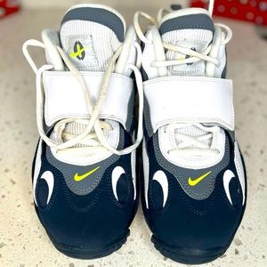Air Nike Sneakers (Big Boy 5 or Women’s 7)
